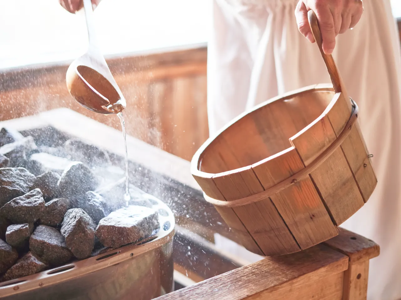 2種類の本格フィンランド式サウナで、たっぷり汗をかく